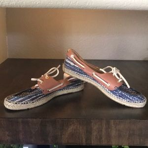 VC signature shoes